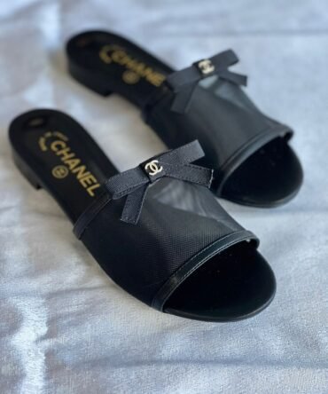 Chanel heels-Woman
