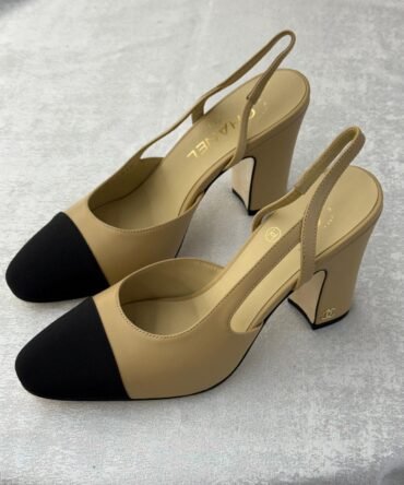 Chanel heels-Woman